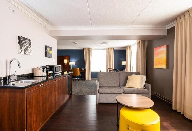 스위트 킹사이즈 침대, Comfort Inn & Conference Centre Toronto Airport