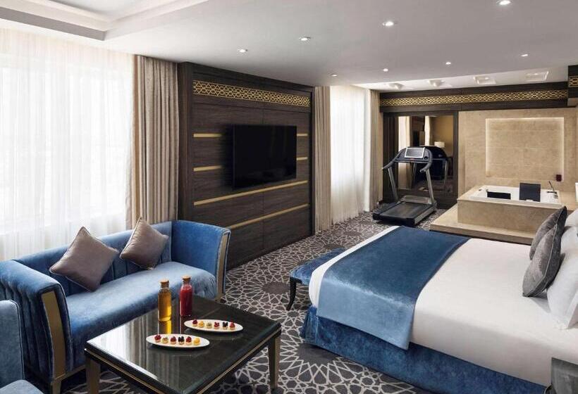 Королевский Люкс, Mövenpick Hotel Qassim