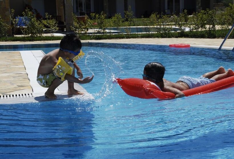 Семейное Бунгало, Olympia Golden Beach Resort & Spa