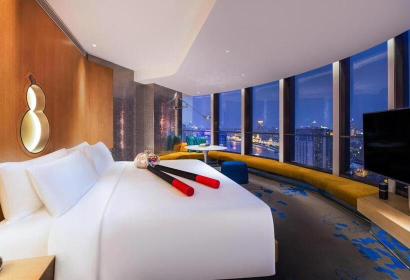 اتاق استاندارد با تخت بزرگ, W Shanghai  The Bund