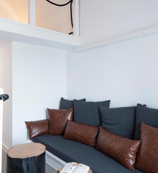 주니어 스위트, Loizos Stylish Residences