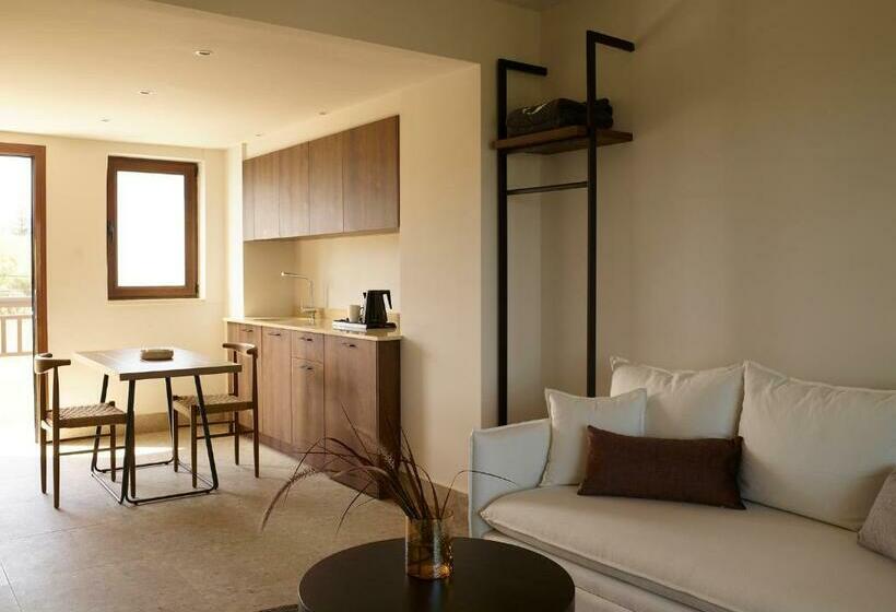 Номер Deluxe, Asterion Suites & Spa   Designed For Adults