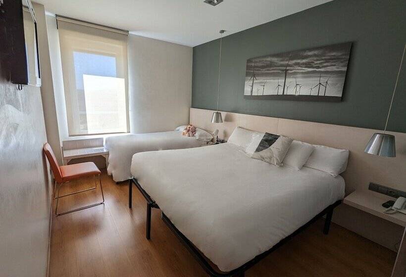 Номер Стандарт Трехместный, Bed4u Tudela