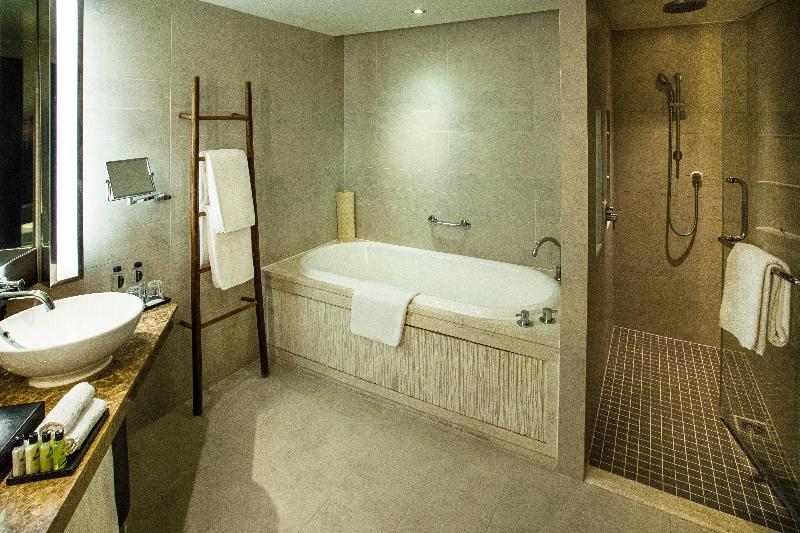 اتاق کلاب, Intercontinental Hanoi Westlake, An Ihg
