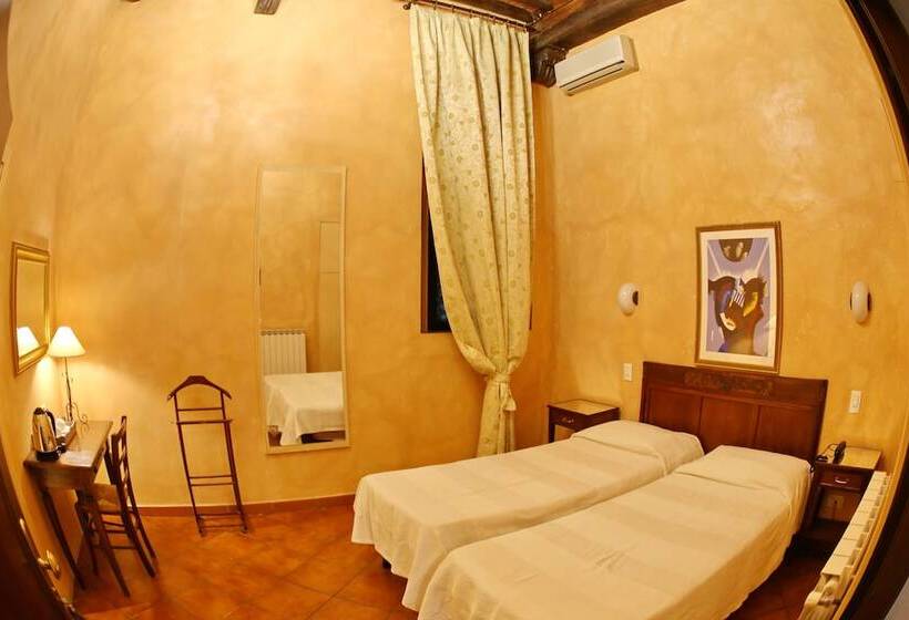 Номер Economy, Italia Cortona
