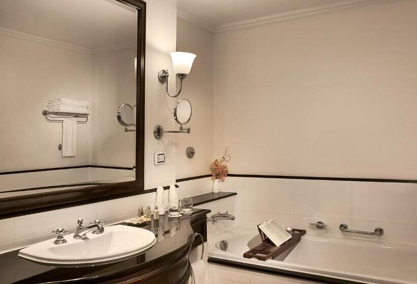 디럭스 룸 킹사이즈 침대, Sofitel Krabi Phokeethra Golf And Spa Resort