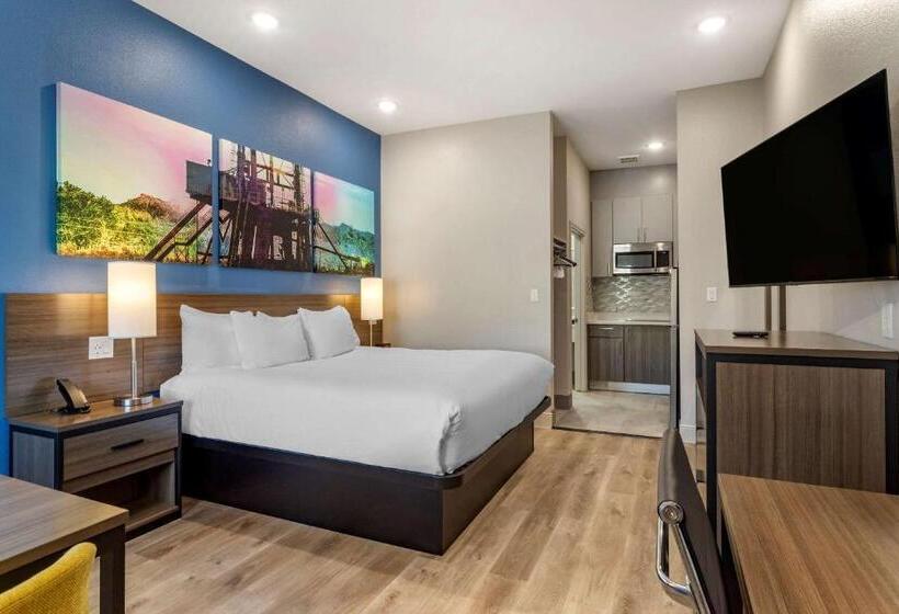 장애인을 위한 킹사이즈 침대 스탠다드 룸, Clarion Pointe Port Arthur Beaumont South