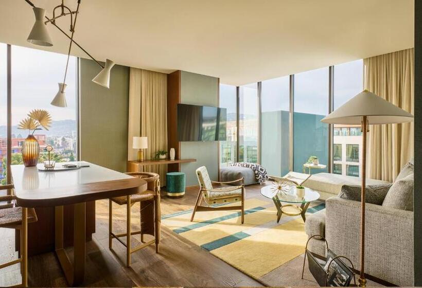 جناح, Thompson Hollywood, By Hyatt