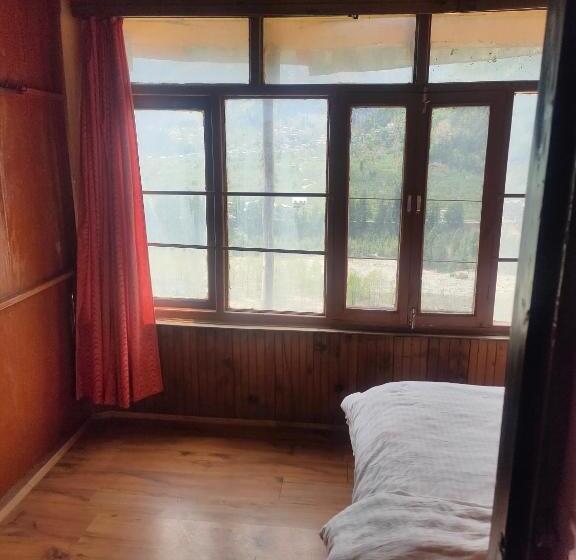 Deluxe Room Mountain View, Bhrigu
