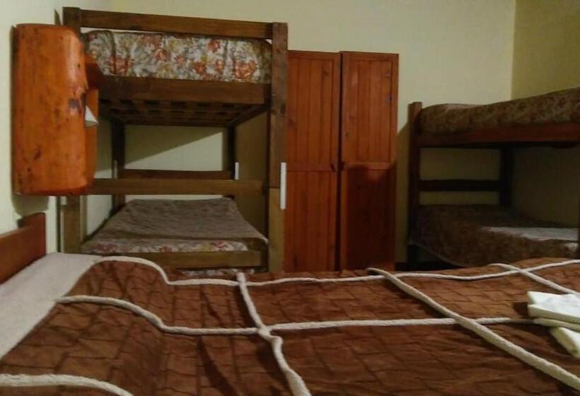 חדר משפחתי, Hostería El Alemán