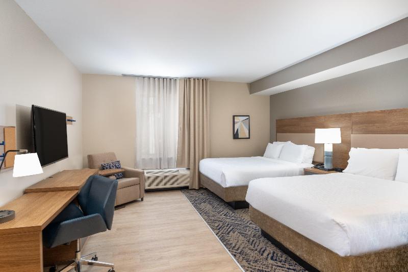 带四张床的标准工作室, Candlewood Suites   Asheville Downtown, An Ihg