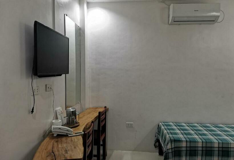 Номер Стандарт, Reddoorz Plus @ Jollydays Hotel Nueva Ecija