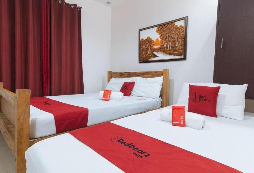 Семейный Номер, Reddoorz Plus @ Jollydays Hotel Nueva Ecija