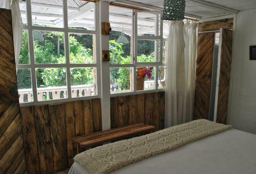 Номер Стандарт, Pacheco Farmhouse   Intag Valley