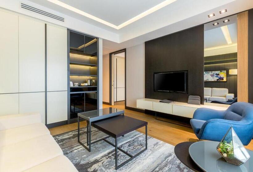 带大床的豪华间, The Fortyfive Business Hotel & Spa