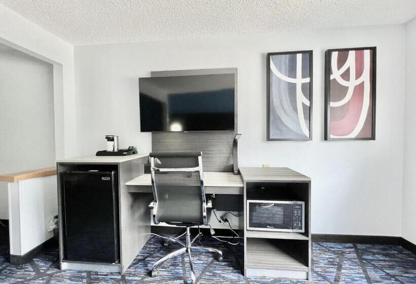 מיטת קינג בסוויטה, Americinn By Wyndham Quincy