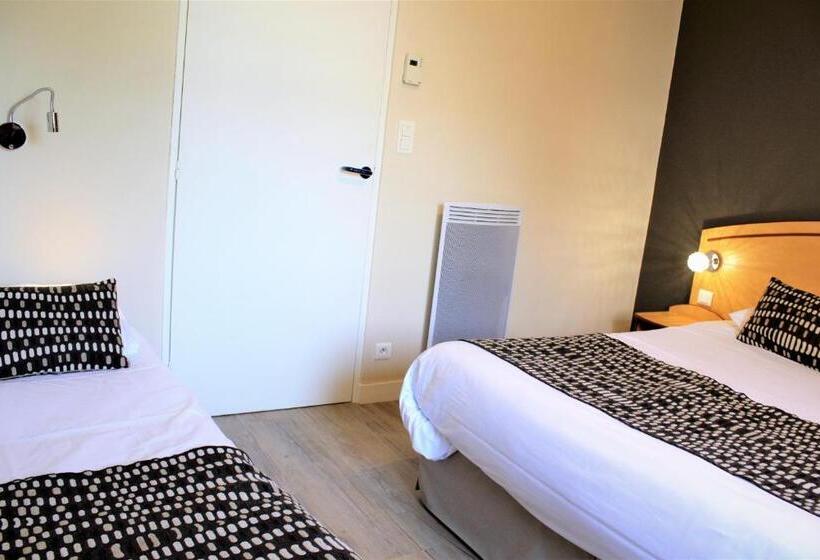 اتاق استاندارد سه نفره, Brit Hotel Quimper Nord