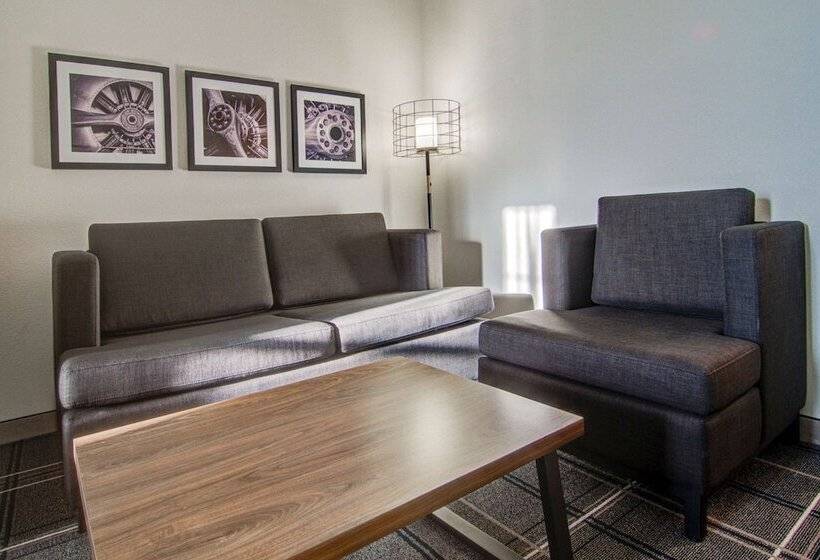 Люкс, Comfort Suites Newport News Airport