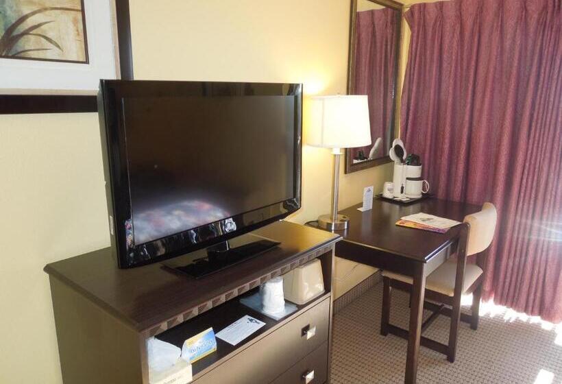 Номер Стандарт Адаптированный для Инвалидов, Days Inn By Wyndham Colchester Burlington
