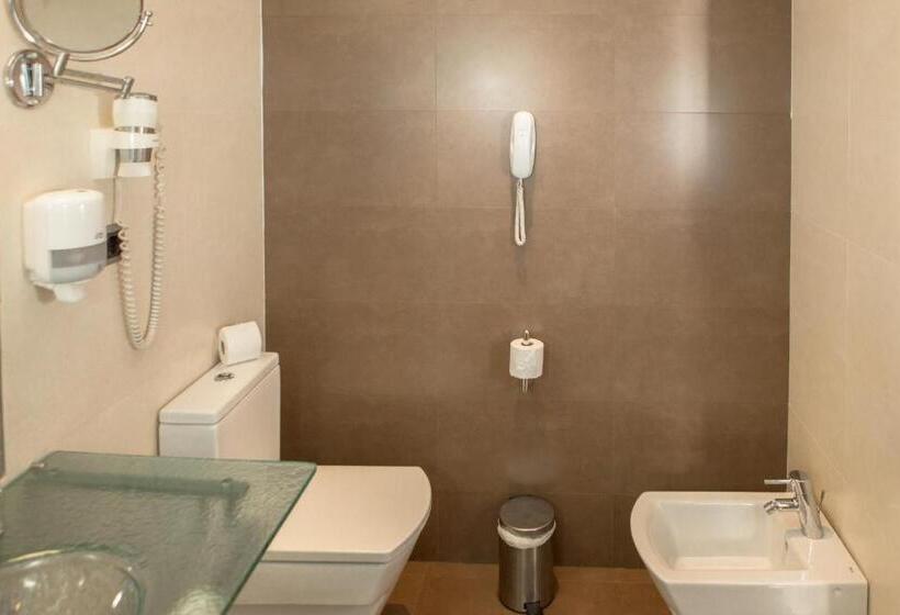 غرفة قياسية مطلّة علي حمام السباحة, Rvhotels Nautic Park