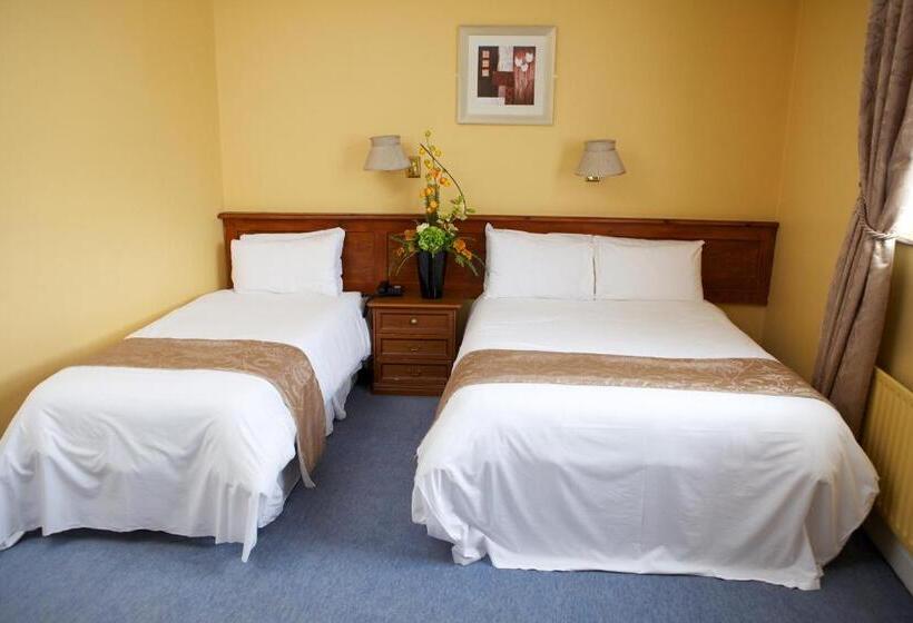 Семейный Номер, Leens Hotel