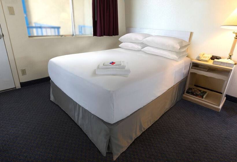 Номер Стандарт 2 Двуспальные Кровати, Americas Best Value Inn Torrington Ct