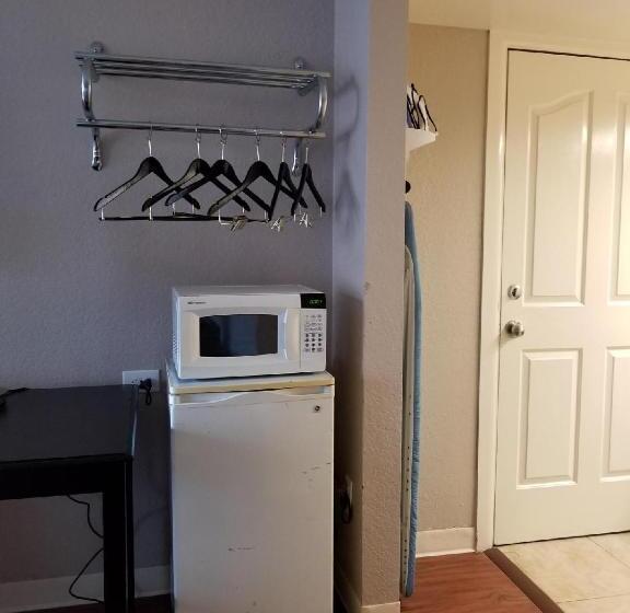 Номер Deluxe, Super 8 By Wyndham San Antonio Pearl District / Downtown