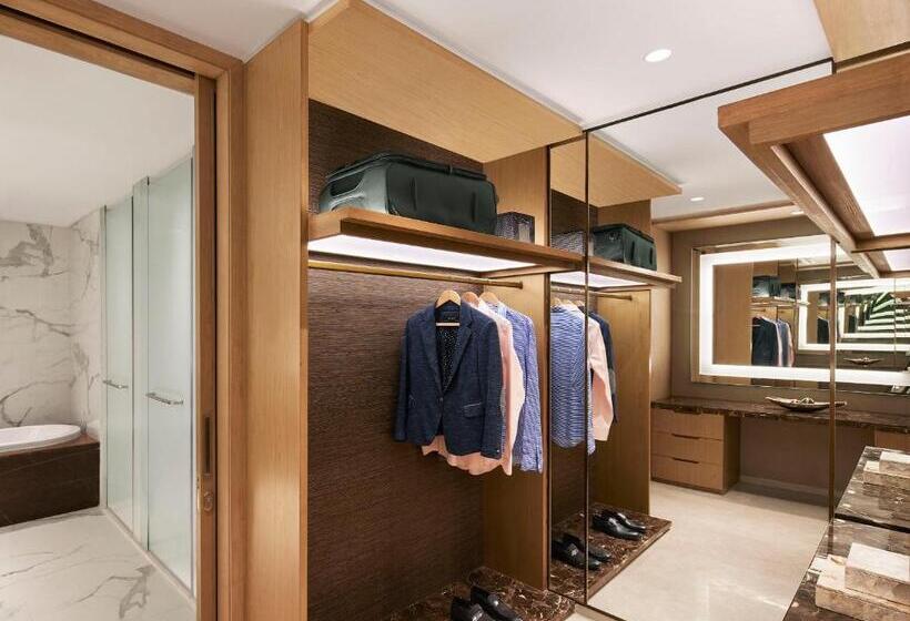 Апартаменты 1 Спальня с Балконом, Taj Wellington Mews Chennai