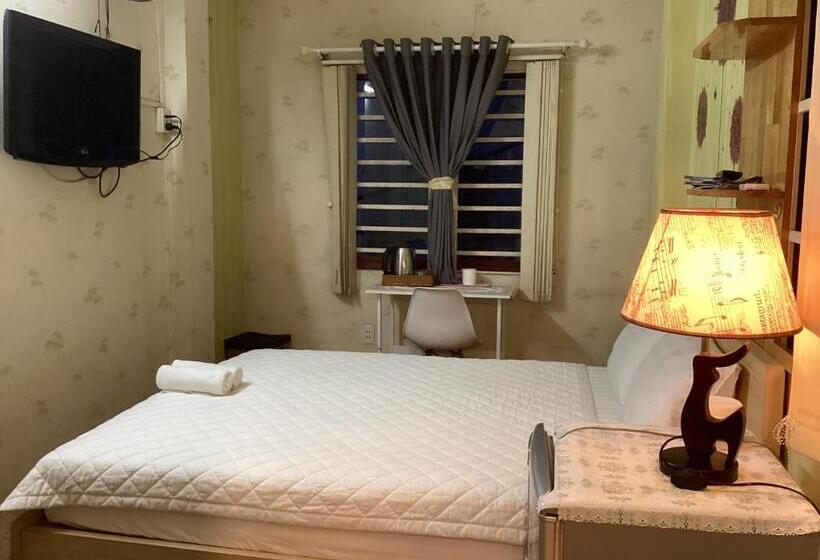 اتاق لوکس, Guest House Uttrang