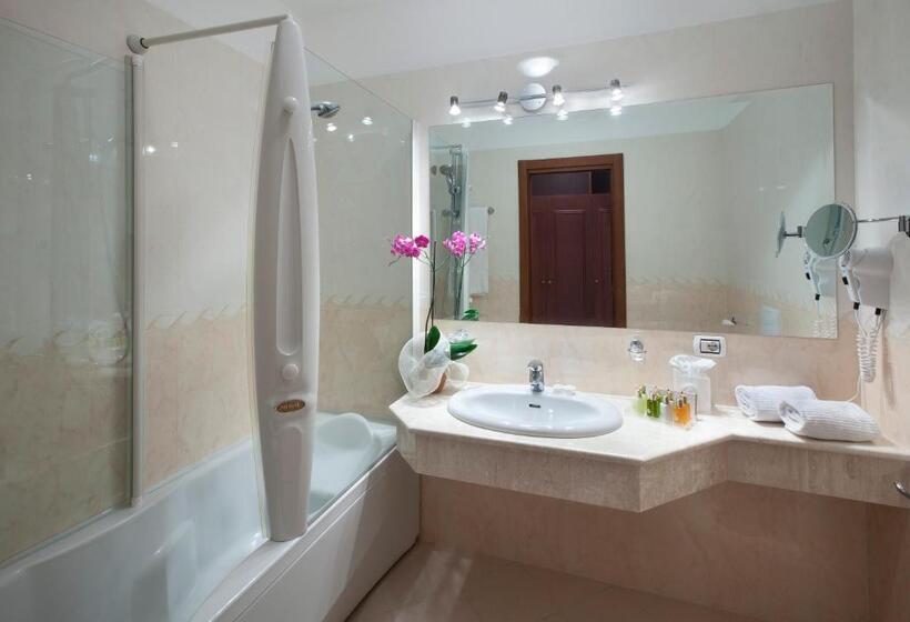 Номер Superior, Gabbiano Azzurro Hotel & Suites