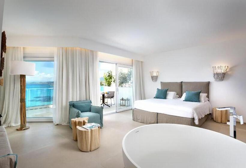 Люкс с Бассейном, Gabbiano Azzurro Hotel & Suites