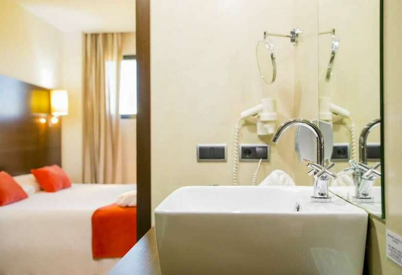 Полулюкс, Hospedium Hotel Valles De Gredos Golf