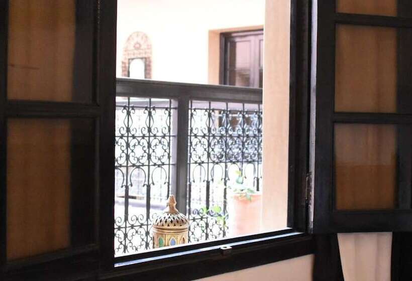 디럭스 스위트, Riad Yacout
