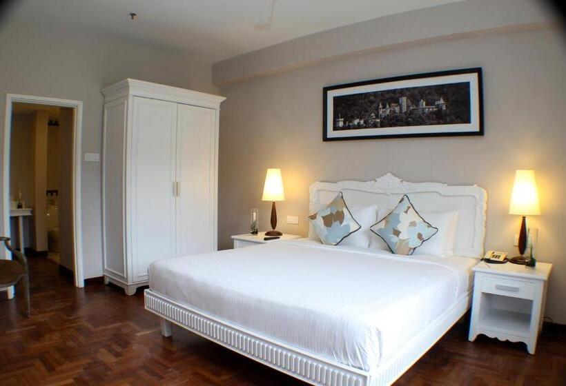 Люкс Deluxe Кровать Кинг, Colmar Tropicale