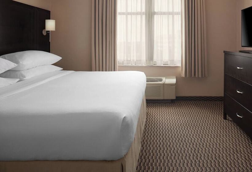 Люкс, Delta Hotels By Marriott Guelph Conference Centre