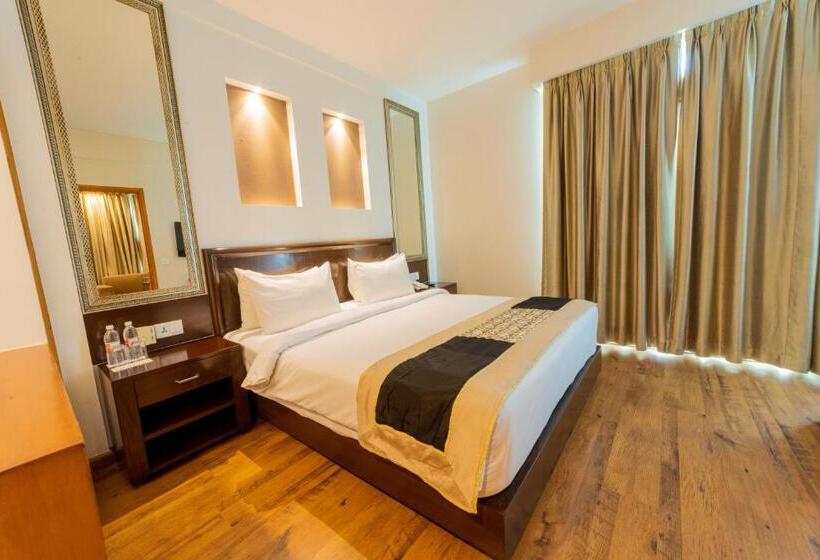 Cameră Standard Pat King Size, Ramada By Wyndham Jaipur