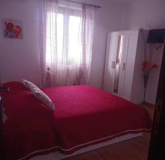 Номер Стандарт Трехместный, B&b La Poeta