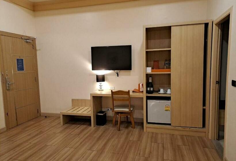 Номер Deluxe Вид на Бассейн, Pm Lake Mabprachan Pattaya