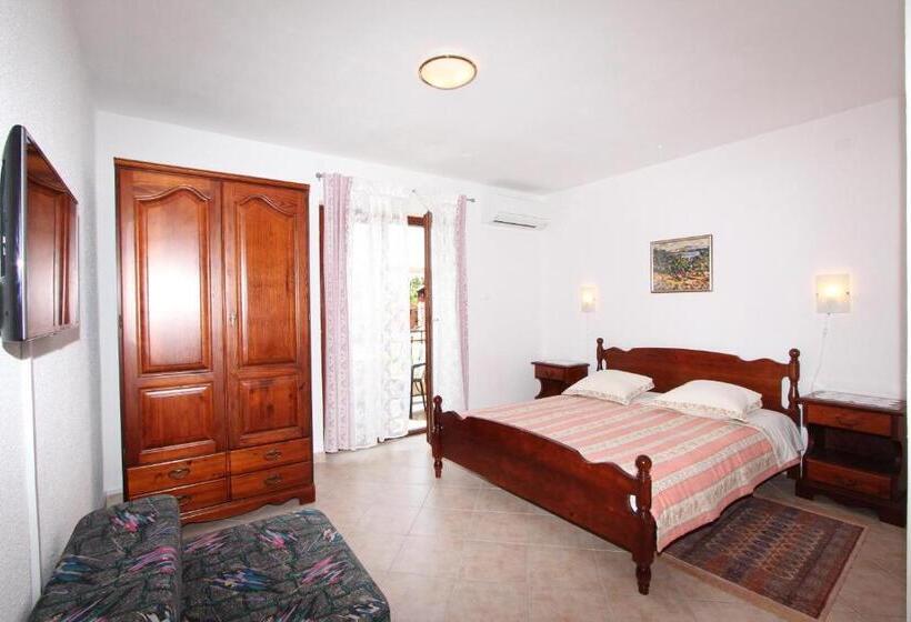 Апартаменты 1 Спальня с Балконом, Apartments And Room Silvana