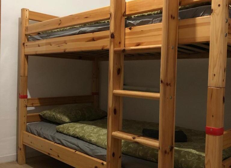 Номер Basic, Backpackers La Gaditana