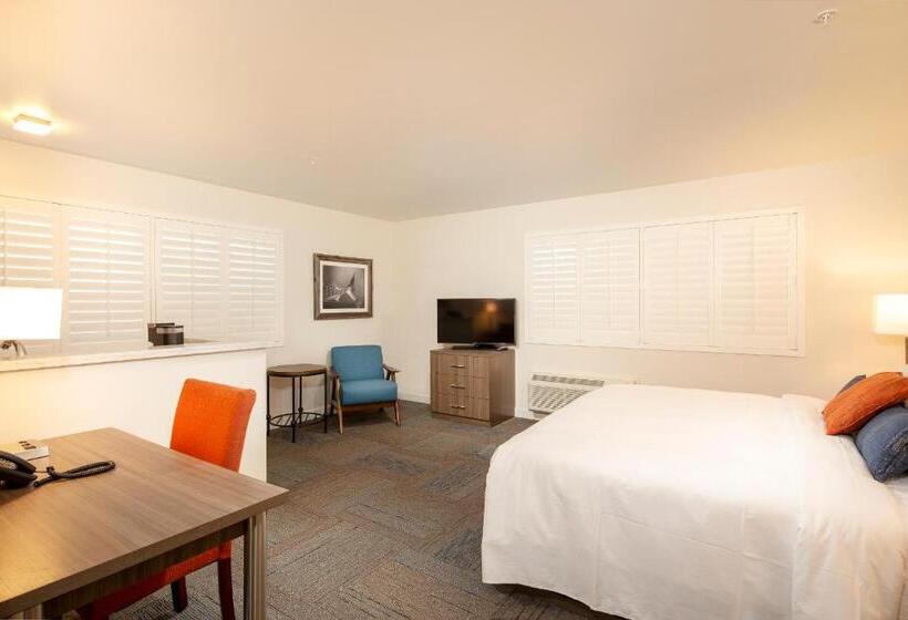디럭스 룸 킹사이즈 침대, Inn At Moss Landing Point