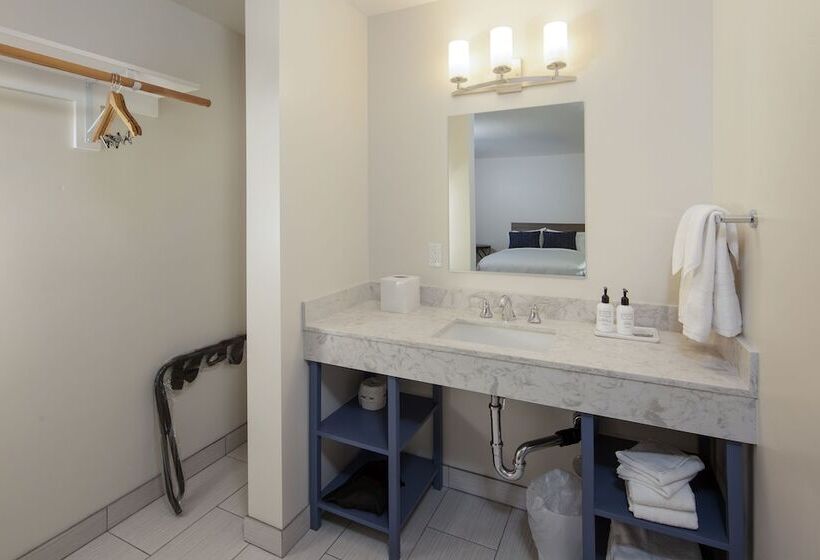 디럭스 4인 룸, Inn At Moss Landing Point