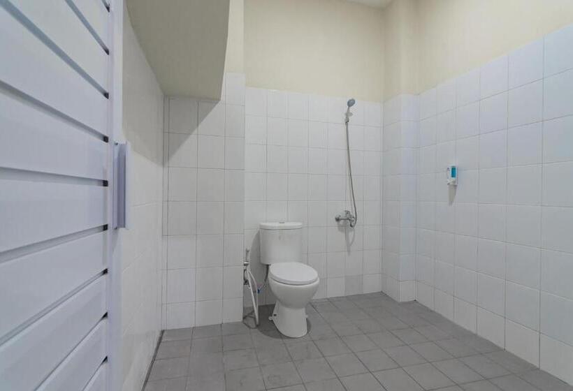 Номер Стандарт, Reddoorz Near Trans Studio Bandung 3