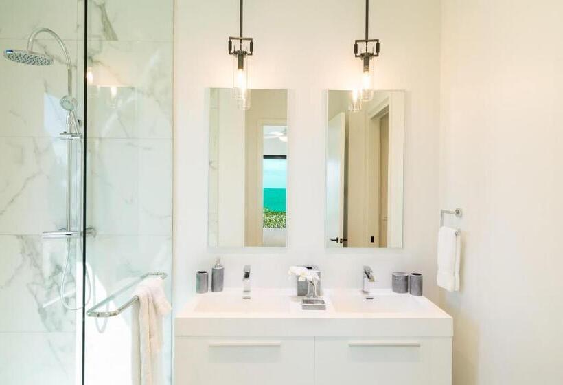 استودیوی سوپریور, H2o Lifestyle Resort