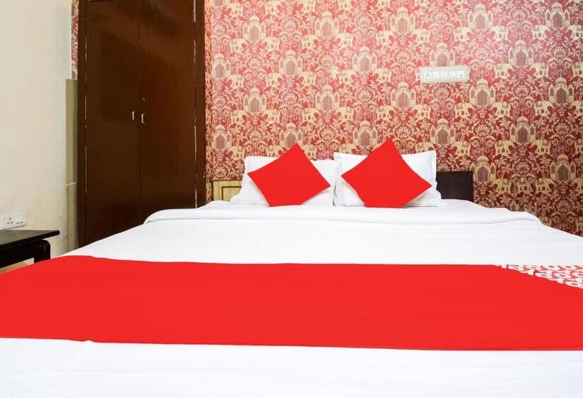 三人经典房间, Collection O Hotel Rajwada Palace