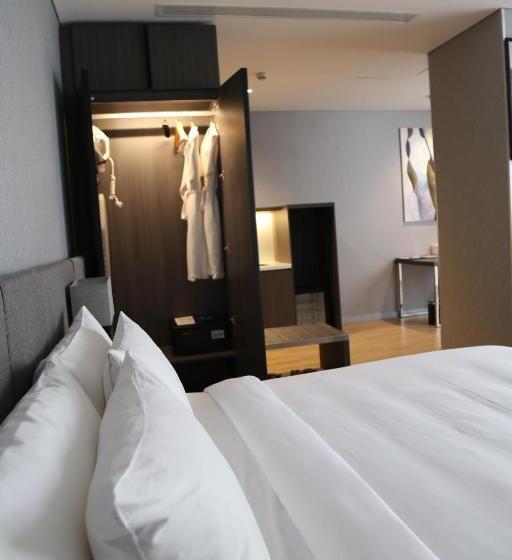 سوییت, Premier Pearl Hotel Vung Tau