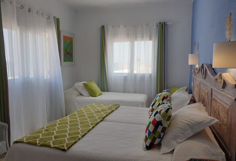 اتاق استاندارد سه نفره, Boutique Las Arenas