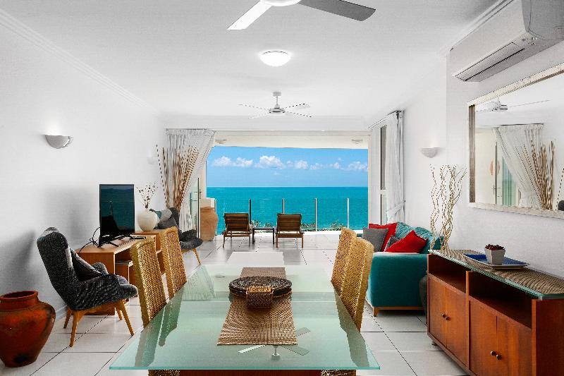 Апартаменты 2 Спальни Вид на Море, Bellevue At Trinity Beach
