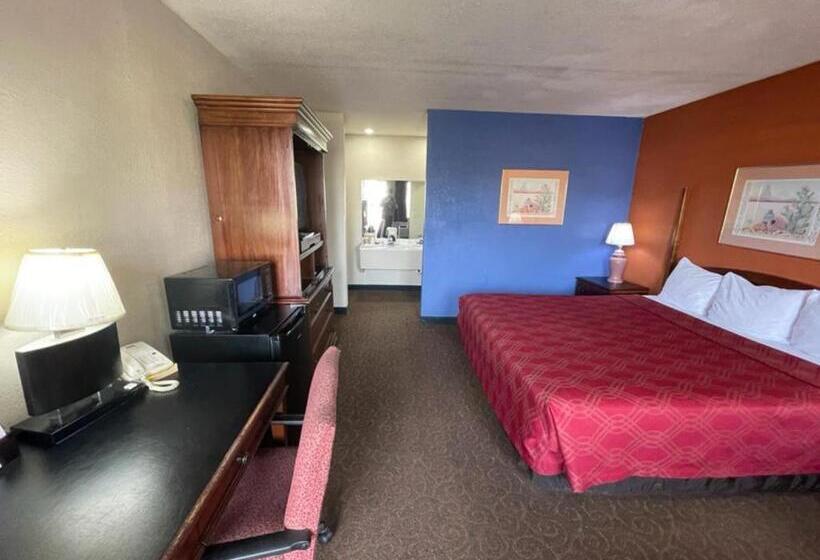 Стандартный Номер Кровать Кинг, Knights Inn & Suites Emporia