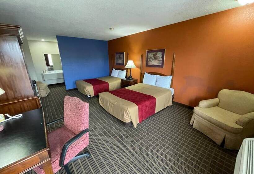 Номер Стандарт 2 Двуспальные Кровати, Knights Inn & Suites Emporia